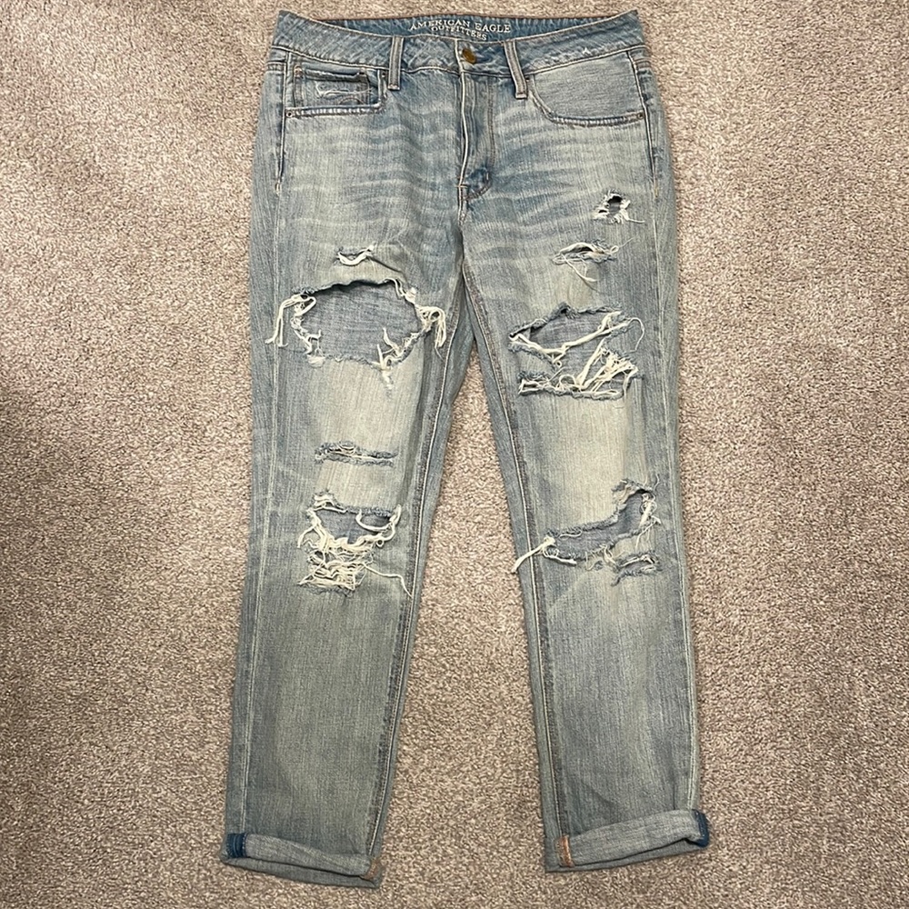 American Eagle mom jeans